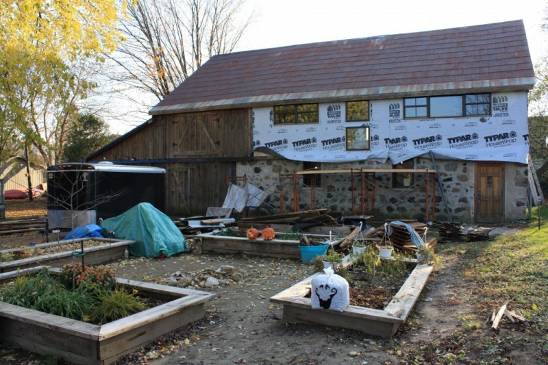 Outside-barn-with-windows-1024x682